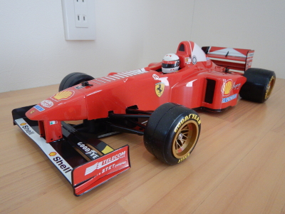 フェラーリ F310B (1/10)