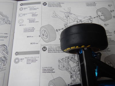 31.フロントホイールの取り付け
