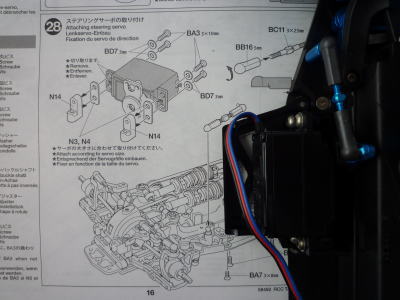 28.ステアリングサーボの取り付け