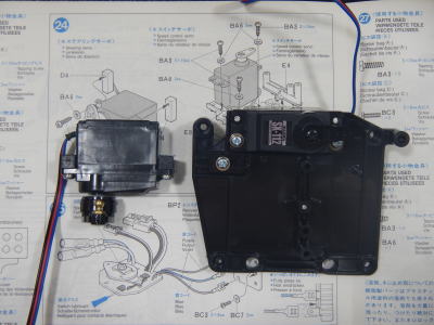 24.ステアリング、スイッチサーボの取り付け