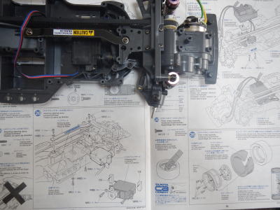 26.ステアリングサーボの取り付け