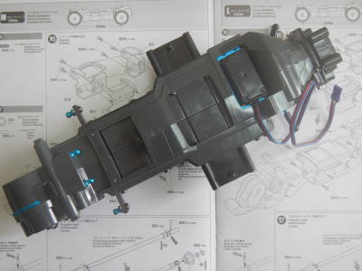 16.シャーシの組み立て