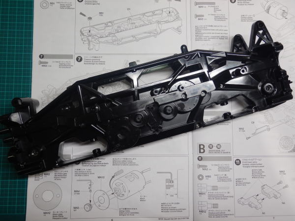 7.シャーシの組み立て